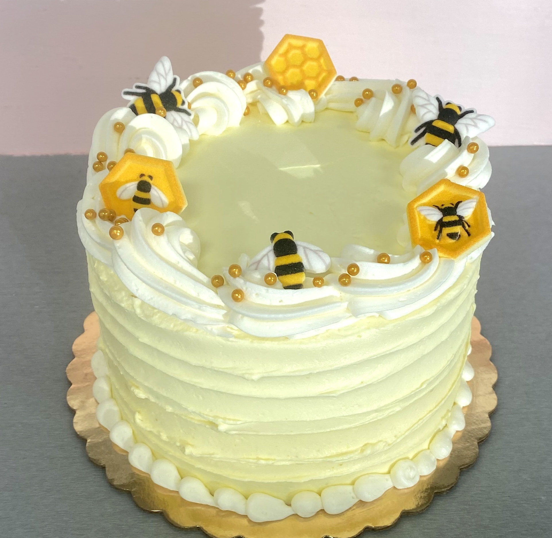Amazon.com: 1 PCS Bumble Bee One Cake Topper Wooden Honeycomb 1st Birthday  Bee Cake Pick for Honey Bee Theme Baby Shower Kids First Birthday  Anniversary Party Cake Decorations Supplies : Grocery &