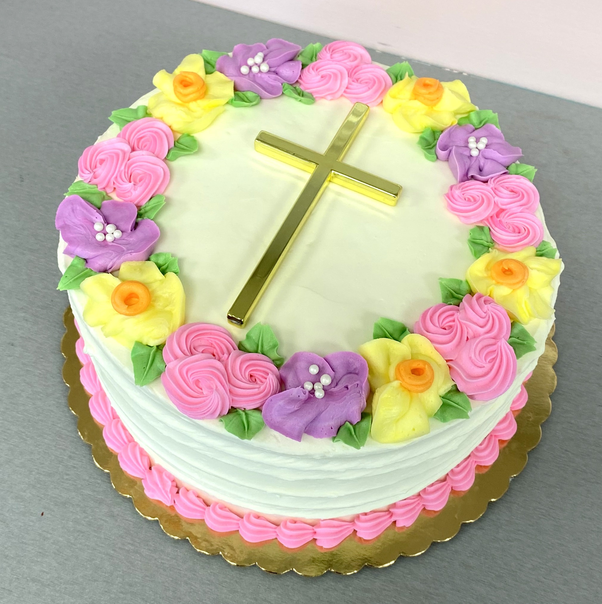 Absolutely Gorgeous Floral Theme Designer Cake - Avon Bakers